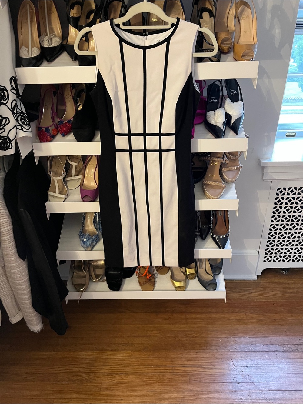 Calvin Klein Black & White Paneled Sheath Dress - Classic Colorblock Style